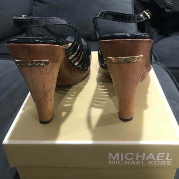 Michael Kors - Picture 3 of 3